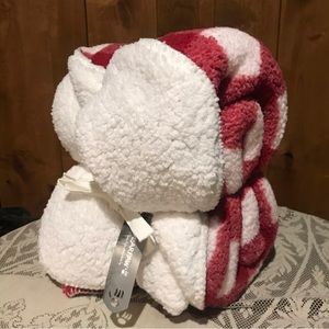 NWT BearPaw Red White Checked Sherpa Blanket